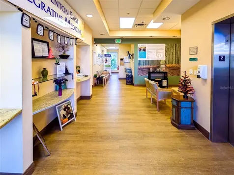 8614 State Road 70 E Bradenton FL 34202