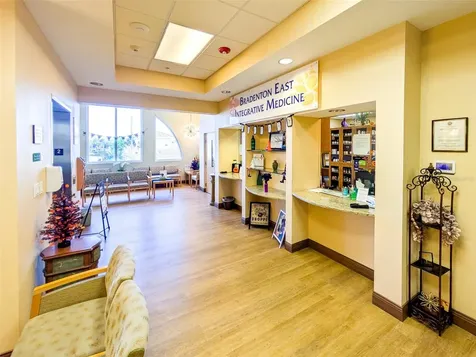 8614 State Road 70 E Bradenton FL 34202