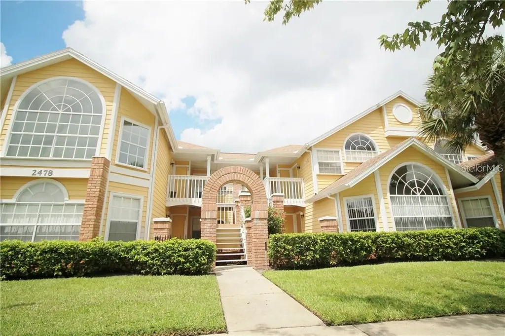 2478 Sweetwater Club Circle Kissimmee FL 34746