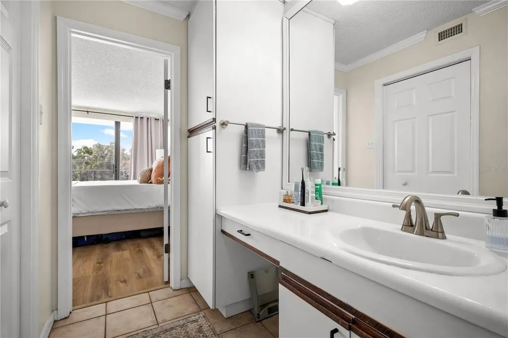 3211 W Swann Avenue Tampa FL 33609