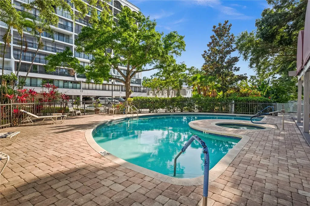 3211 W Swann Avenue Tampa FL 33609