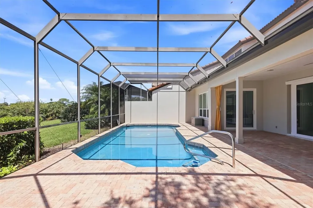7738 Calle Facil Sarasota FL 34238