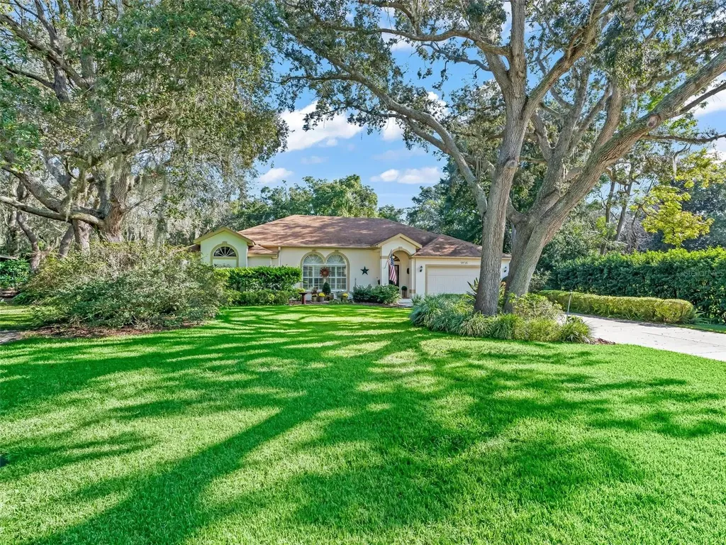 9856 Fairway Circle Leesburg FL 34788