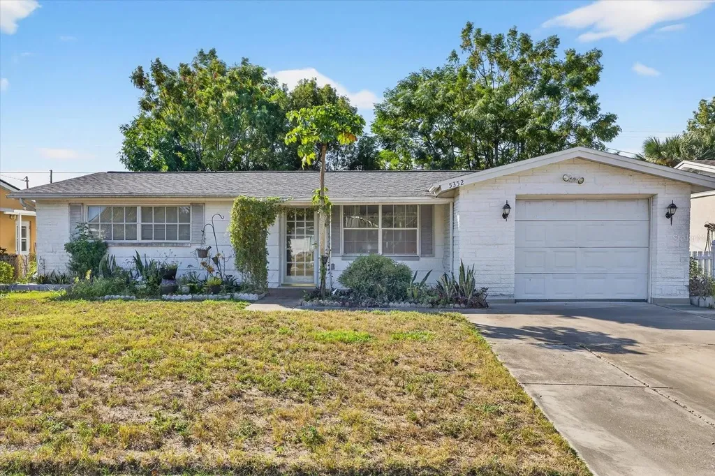 5352 Mosaic Drive Holiday FL 34690
