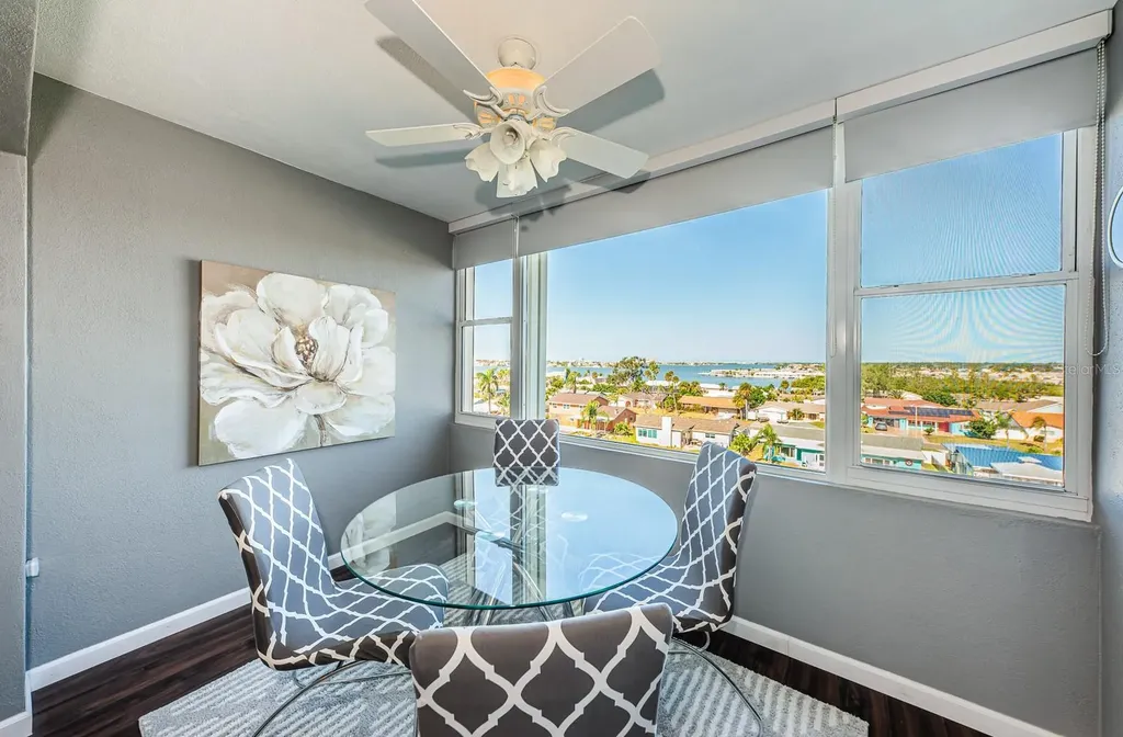 4725 Cove Circle St Petersburg FL 33708