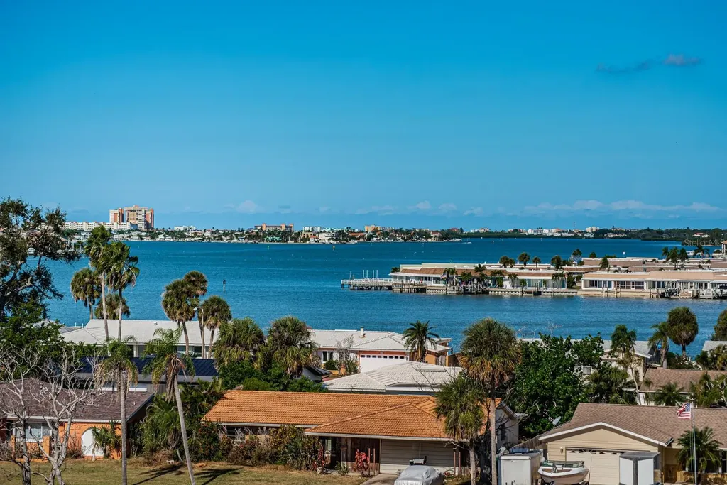 4725 Cove Circle St Petersburg FL 33708