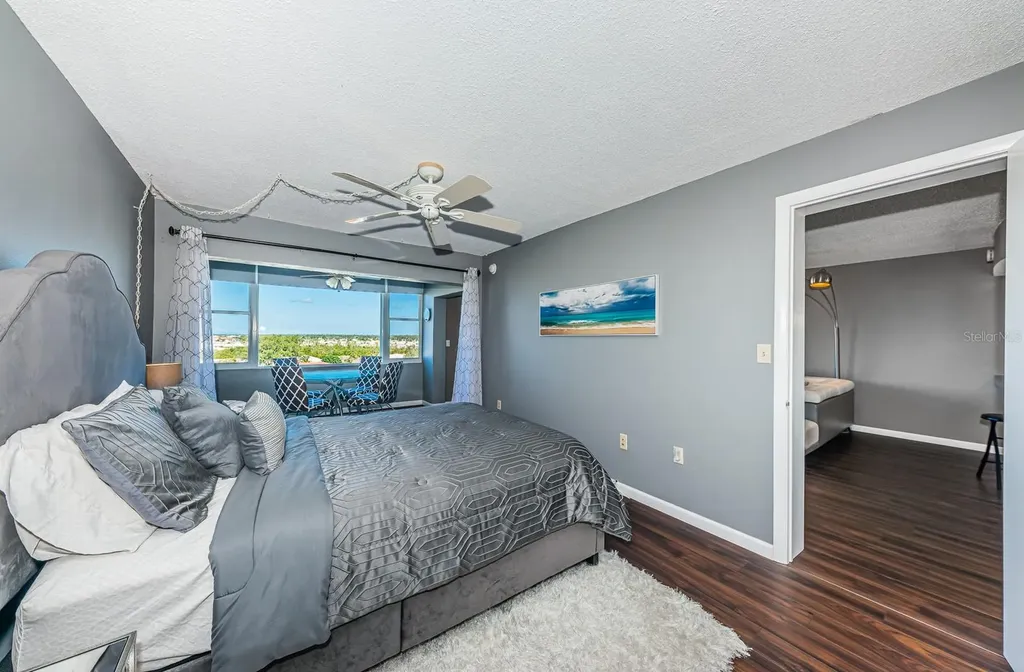 4725 Cove Circle St Petersburg FL 33708