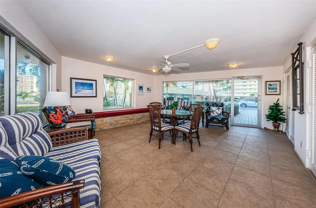 4725 Cove Circle St Petersburg FL 33708