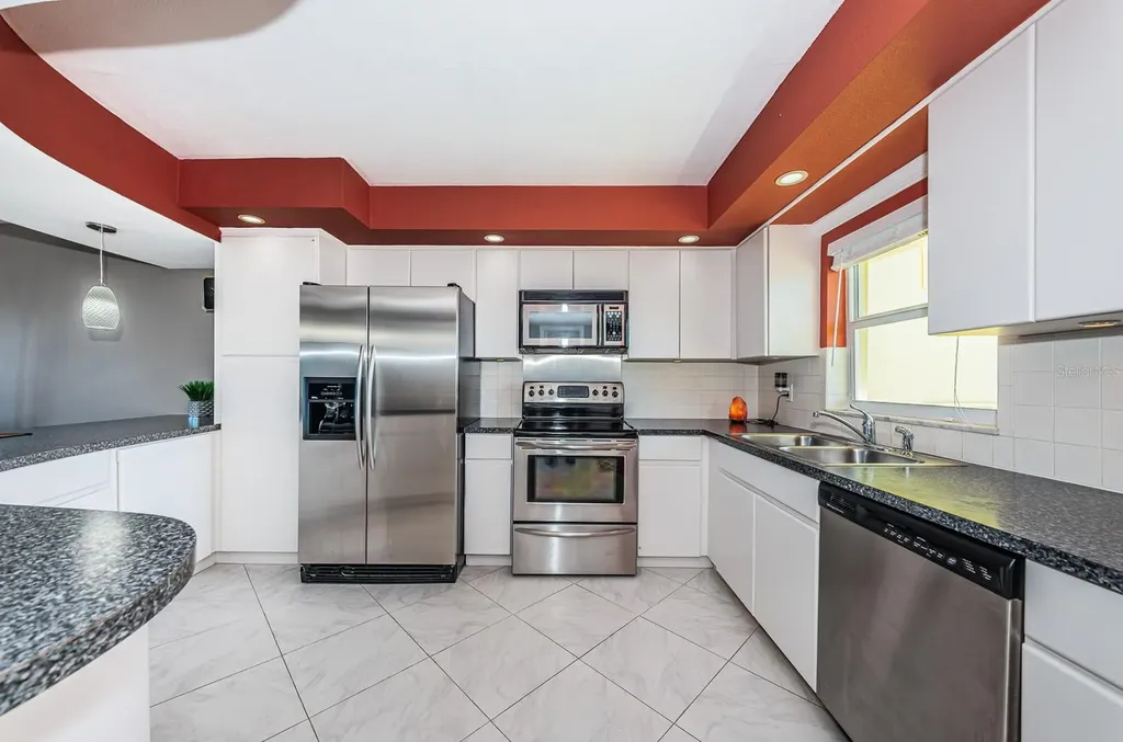 4725 Cove Circle St Petersburg FL 33708