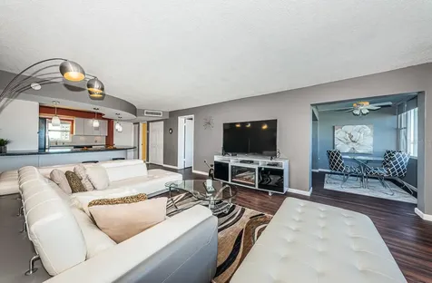 4725 Cove Circle St Petersburg FL 33708