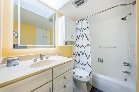 4725 Cove Circle St Petersburg FL 33708