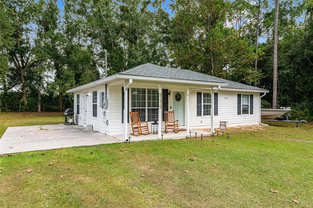 1233 SW 4th Avenue Trenton FL 32693