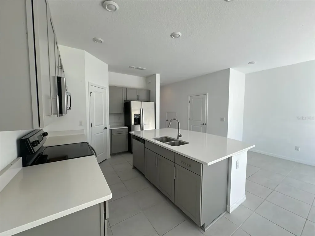 2416 Paravane Way Wesley Chapel FL 33543