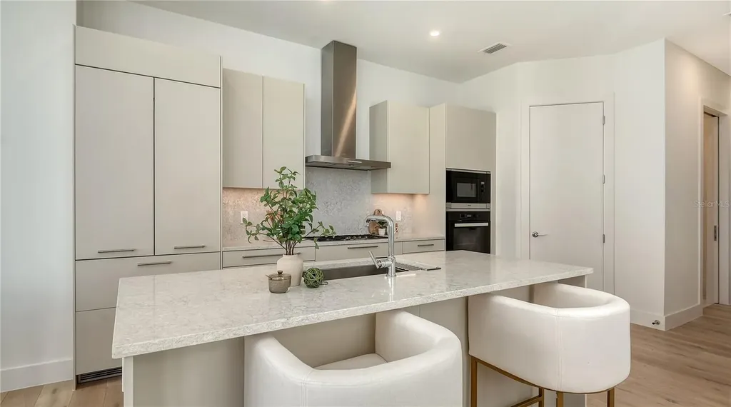 33 S Palm Avenue Sarasota FL 34236