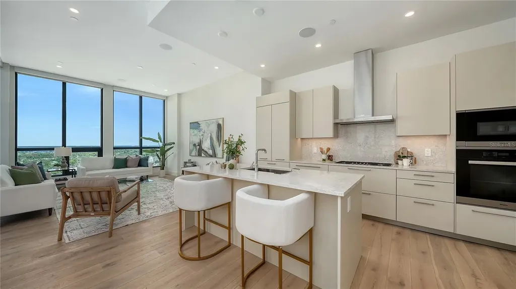 33 S Palm Avenue Sarasota FL 34236