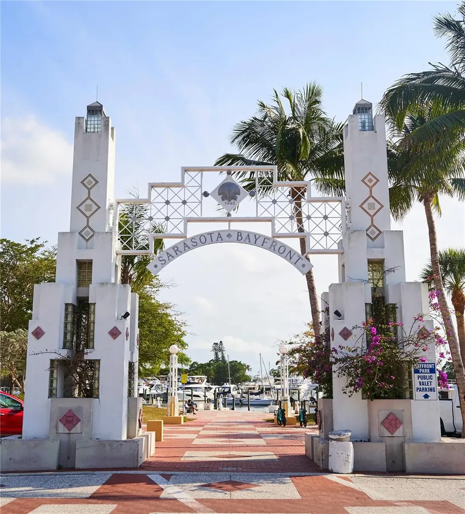 33 S Palm Avenue Sarasota FL 34236