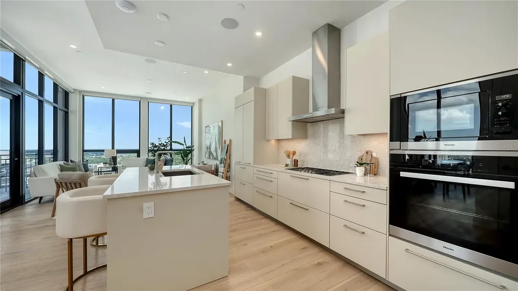 33 S Palm Avenue Sarasota FL 34236