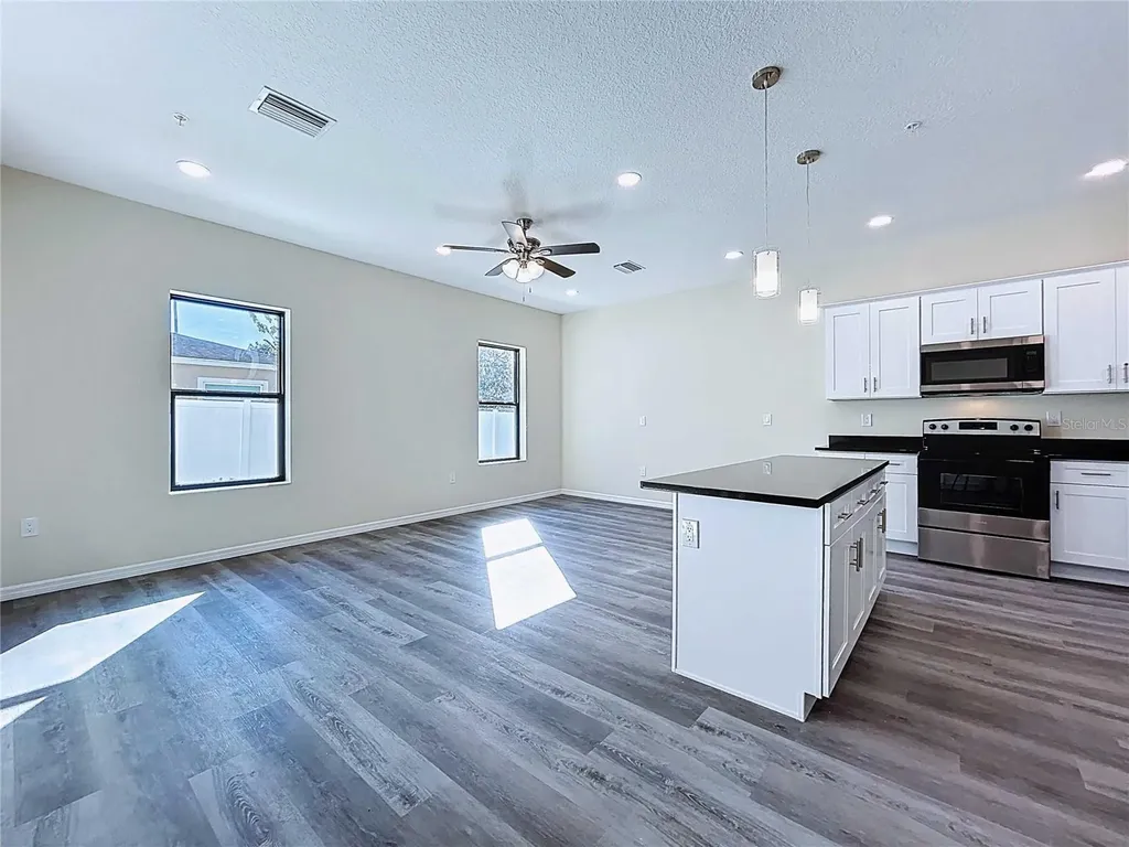4370 Cambio Gardens Court Tampa FL 33610