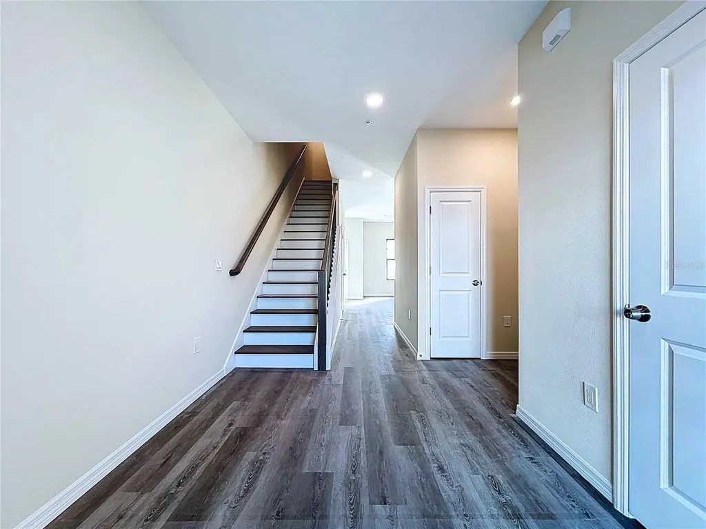 4370 Cambio Gardens Court Tampa FL 33610