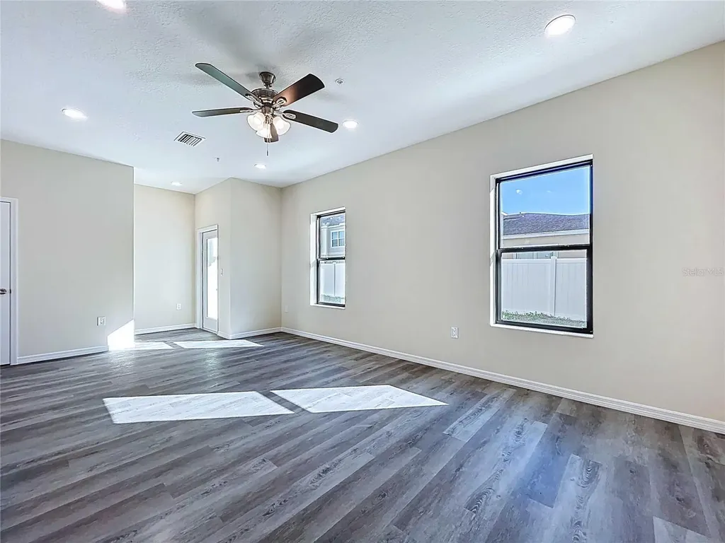 4370 Cambio Gardens Court Tampa FL 33610