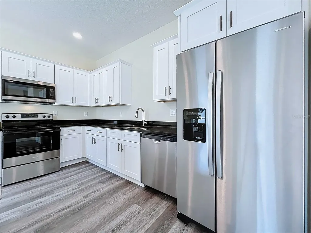 4370 Cambio Gardens Court Tampa FL 33610