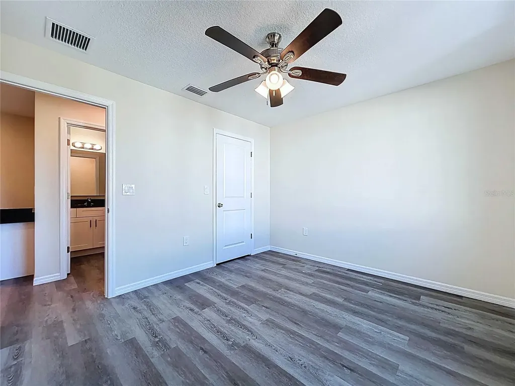 4370 Cambio Gardens Court Tampa FL 33610