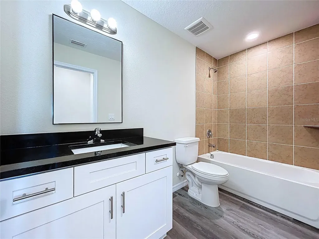4370 Cambio Gardens Court Tampa FL 33610