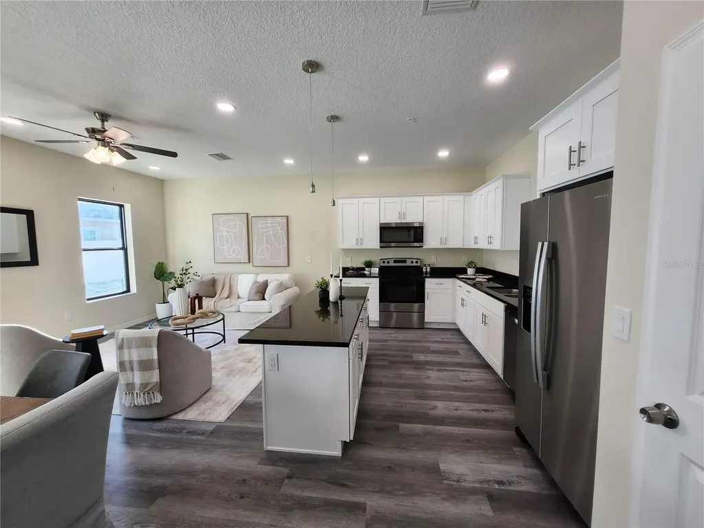 4370 Cambio Gardens Court Tampa FL 33610