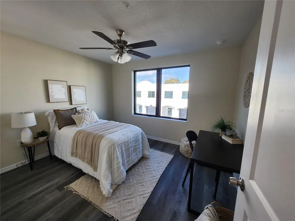 4370 Cambio Gardens Court Tampa FL 33610