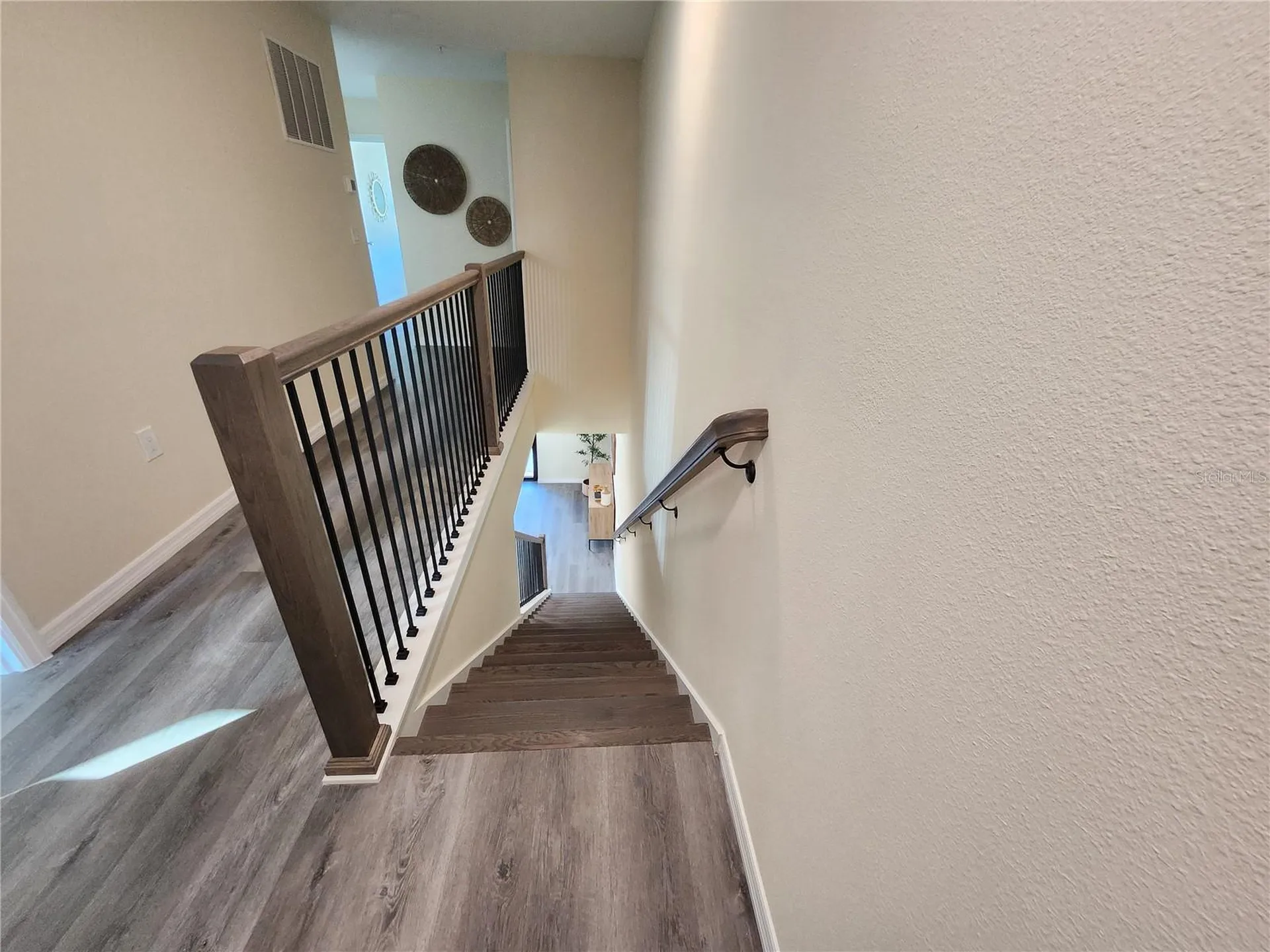 4370 Cambio Gardens Court Tampa FL 33610