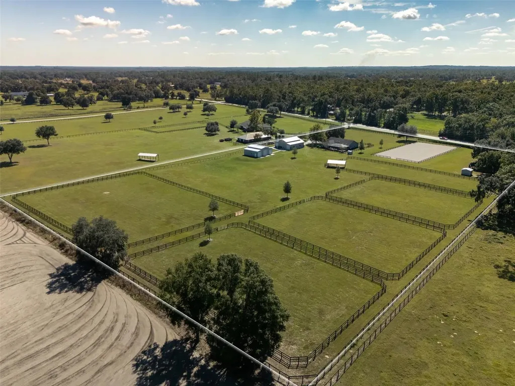15921 NW Highway 464b Morriston FL 32668