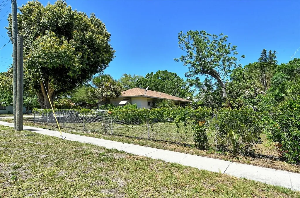 1504 Cocoanut Avenue Sarasota FL 34236