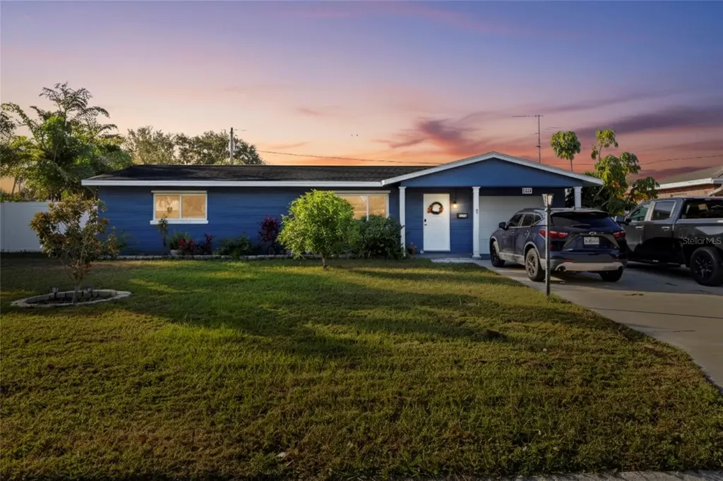 6118 36th Avenue N St Petersburg FL 33710