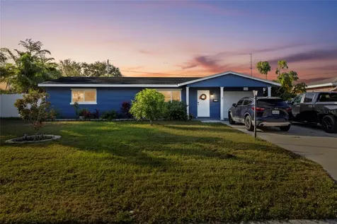 6118 36th Avenue N St Petersburg FL 33710
