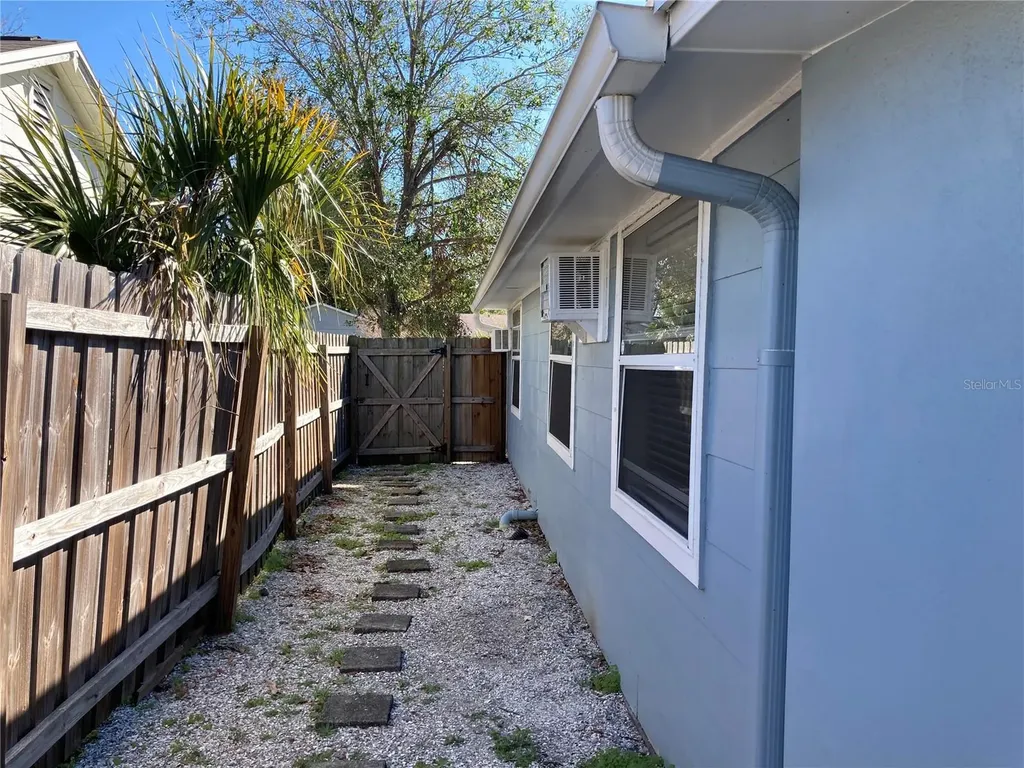 5609 1/2 Tangerine Avenue S Gulfport FL 33707