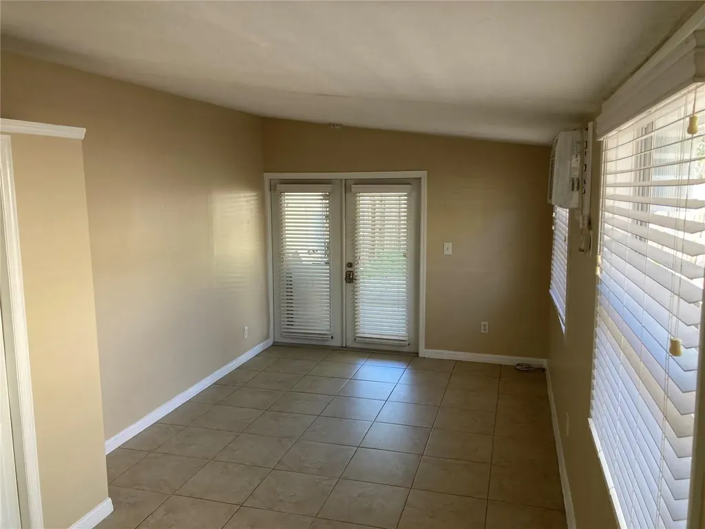 5609 1/2 Tangerine Avenue S Gulfport FL 33707