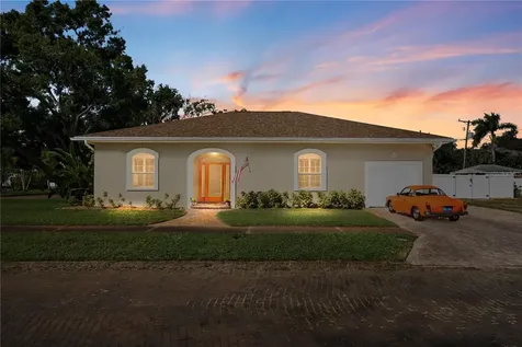300 62nd Street N St Petersburg FL 33710
