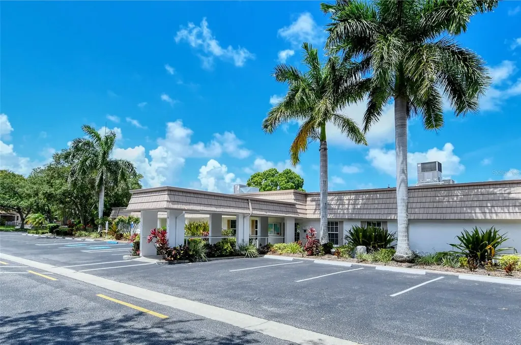 5474 Riverbluff Circle Sarasota FL 34231