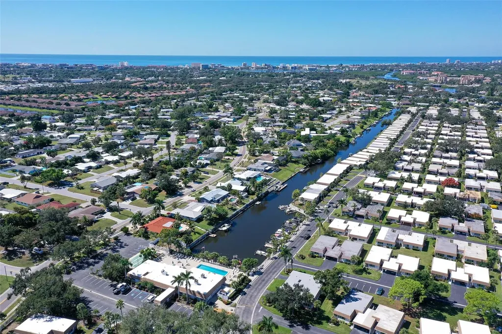 5474 Riverbluff Circle Sarasota FL 34231
