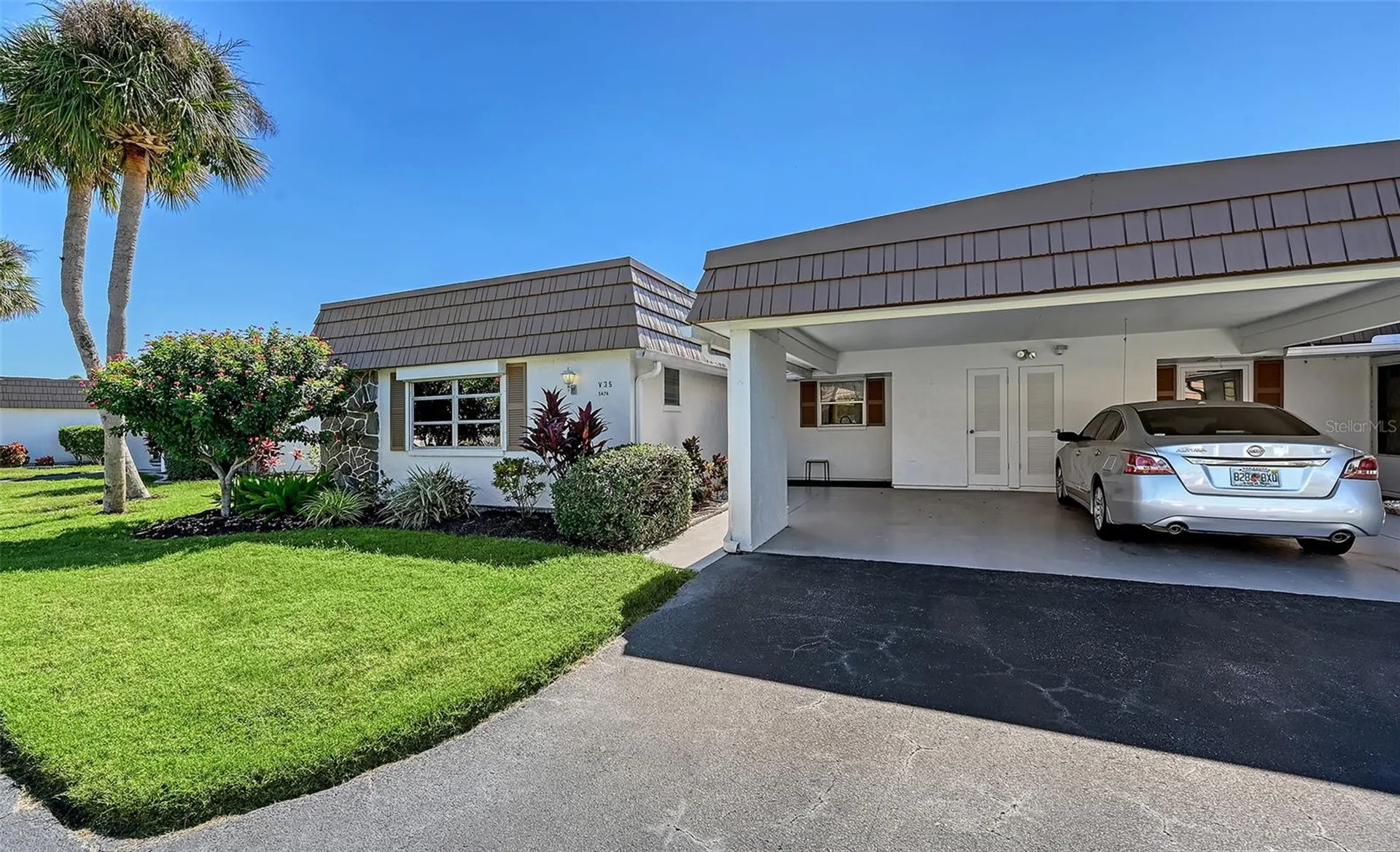 5474 Riverbluff Circle Sarasota FL 34231