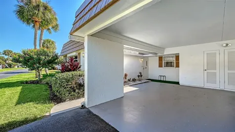 5474 Riverbluff Circle Sarasota FL 34231