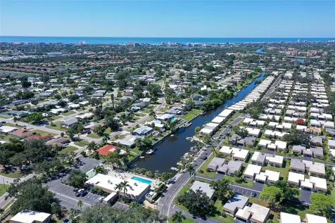 5474 Riverbluff Circle Sarasota FL 34231