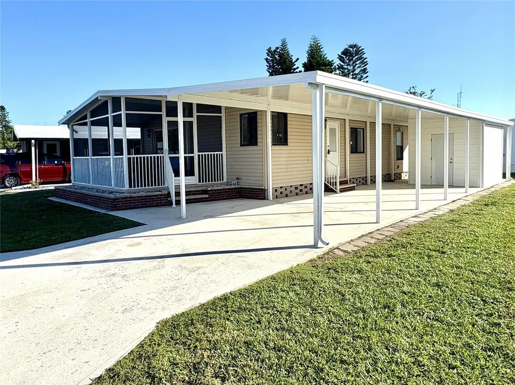 43 N Easter Island Circle Englewood FL 34223