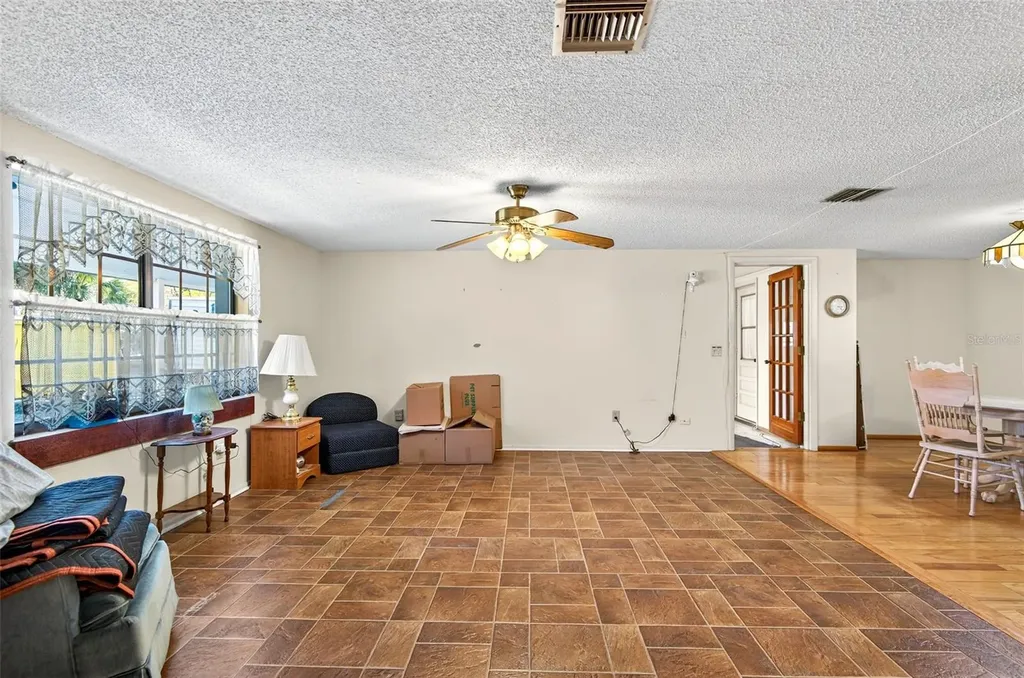 10618 Skewlee Gardens Drive Thonotosassa FL 33592