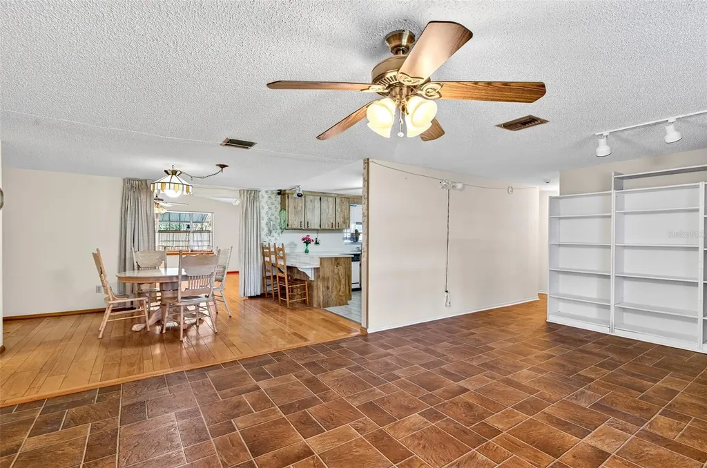 10618 Skewlee Gardens Drive Thonotosassa FL 33592