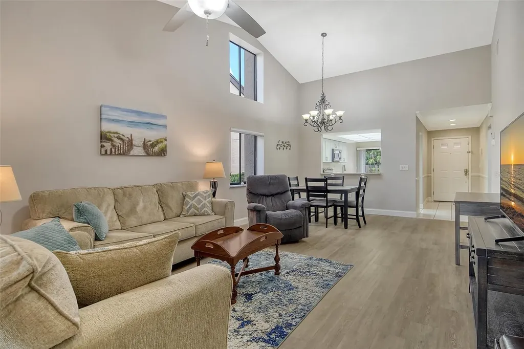 6261 Timber Lake Drive Sarasota FL 34243