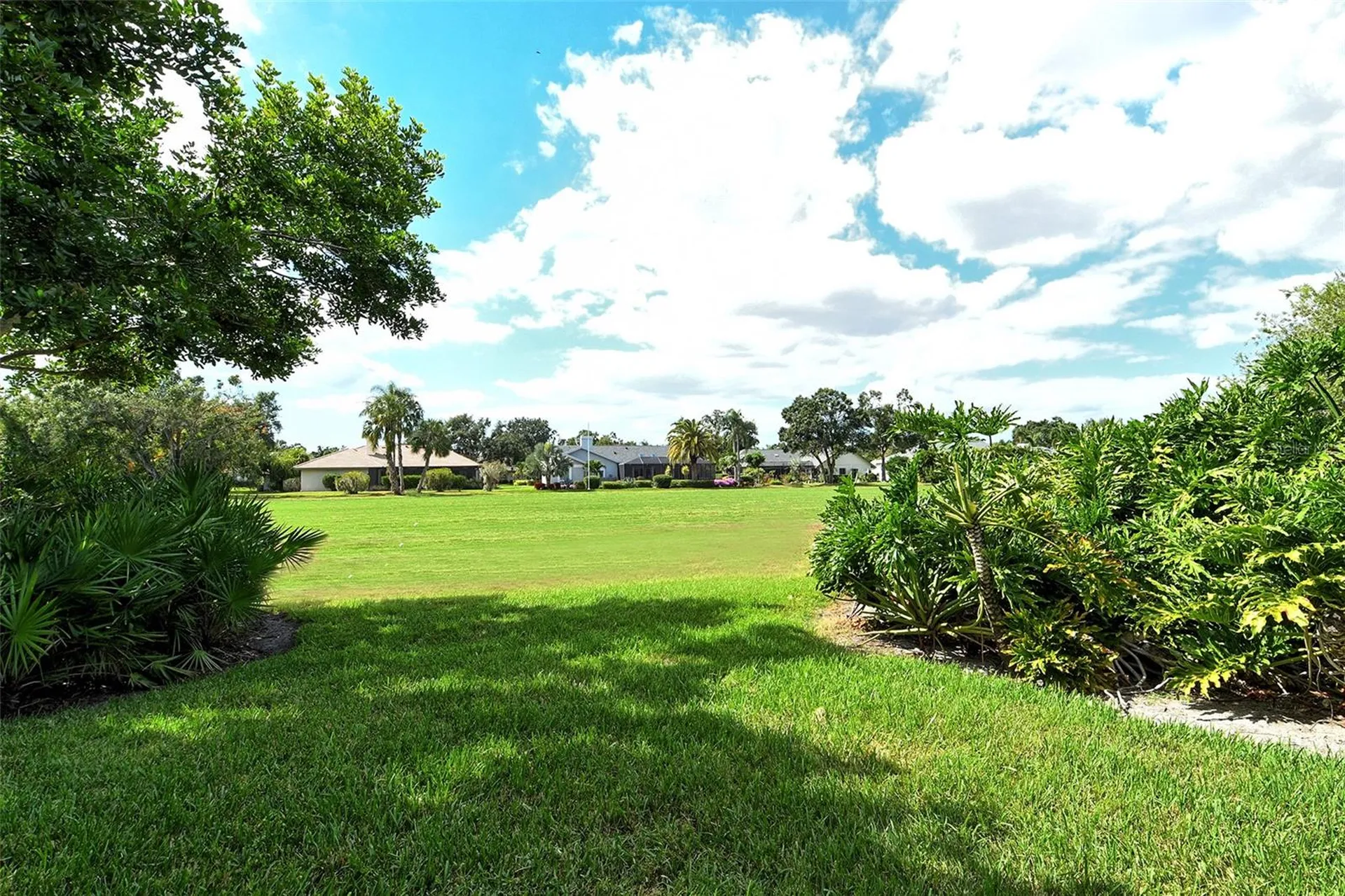 6261 Timber Lake Drive Sarasota FL 34243