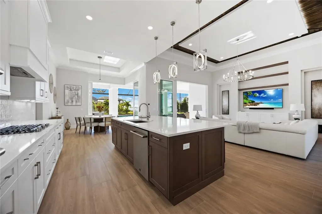500 Blue Shell Loop Sarasota FL 34240
