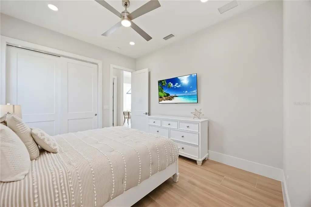 500 Blue Shell Loop Sarasota FL 34240