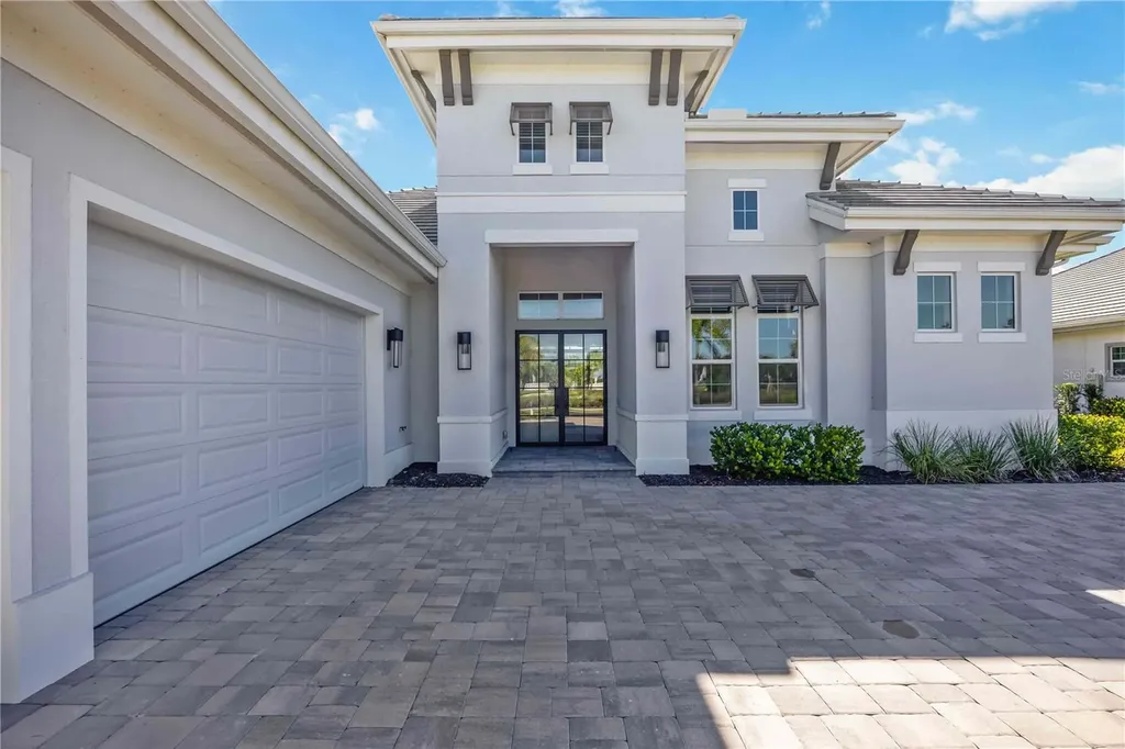 500 Blue Shell Loop Sarasota FL 34240